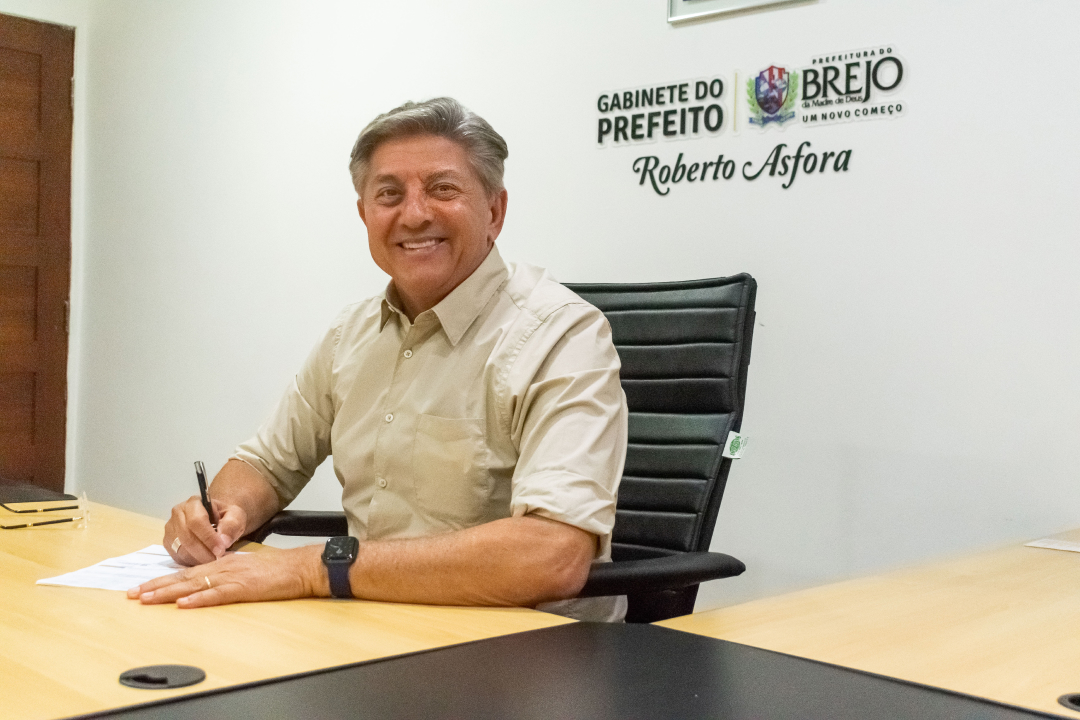 Prefeito Roberto Asfora autoriza pagamento do 13º salário para servidores da Educação